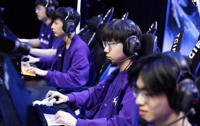 龙汇败给EDG，UP官博炸了，网友怒斥：滚出LPL！- 严查！