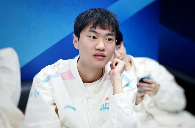 韩国knight和中国chovy合作击败NIP，海外网友热议